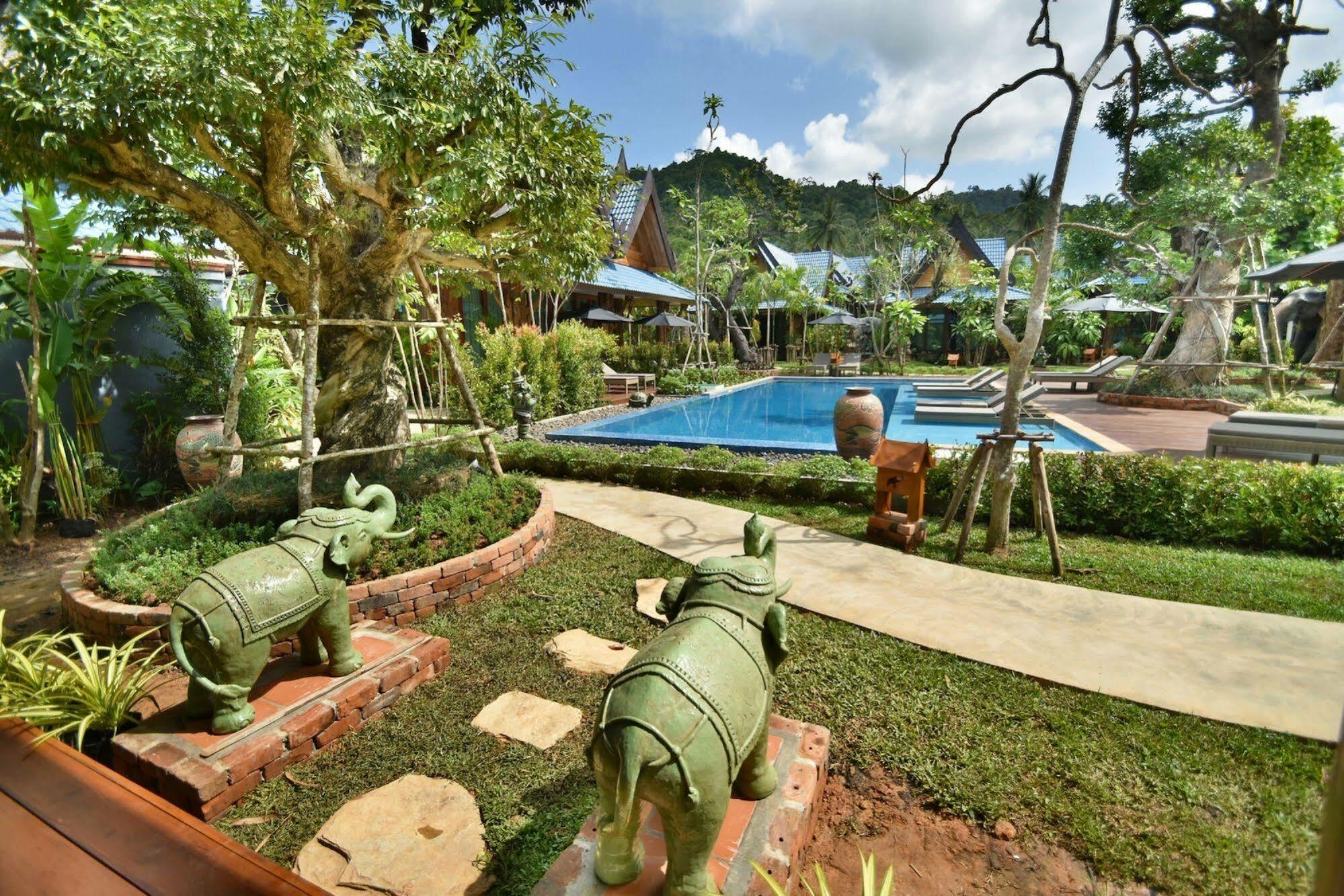 The Nine Thipthara Klongson Resort Ban Nong Thale Esterno foto