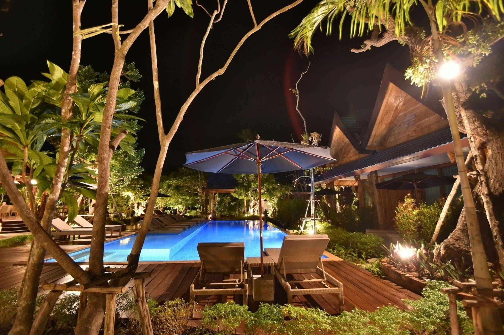 The Nine Thipthara Klongson Resort Ban Nong Thale Esterno foto